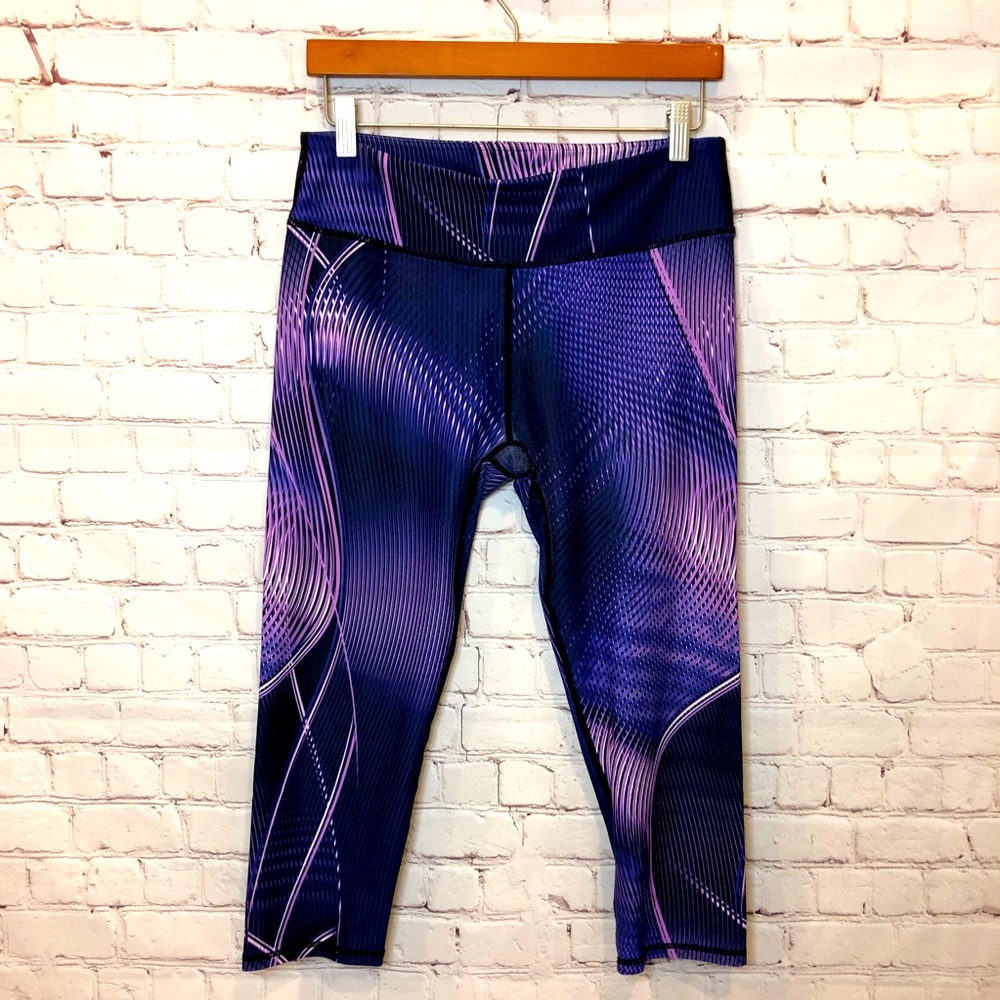 Fabletics Purple Capri/Cropped Leggings